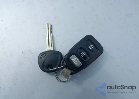 2011 Hyundai Elantra Limited from USA, damaged, VIN 5NPDH4AE7BH019324